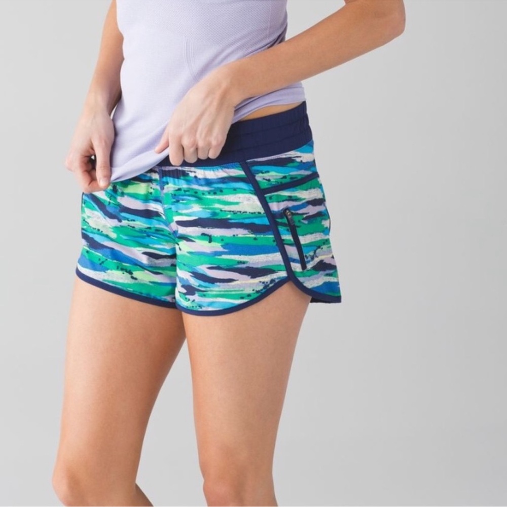 Lululemon Tracker shorts hero blue size 6
